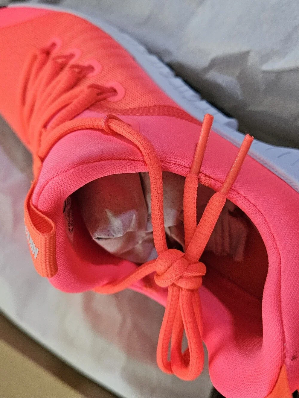 Nike Womens' Free Metcon 6 - Hot Pink/White